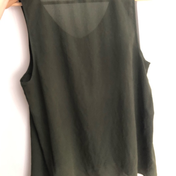 Sleeveless Blouse - Picture 4 of 5